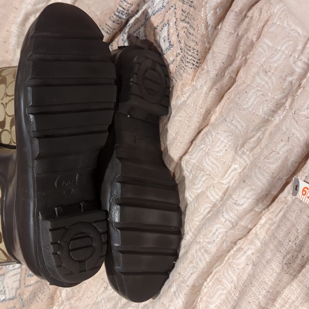 Coach muck boots size 9.5 - Picture 2 of 8